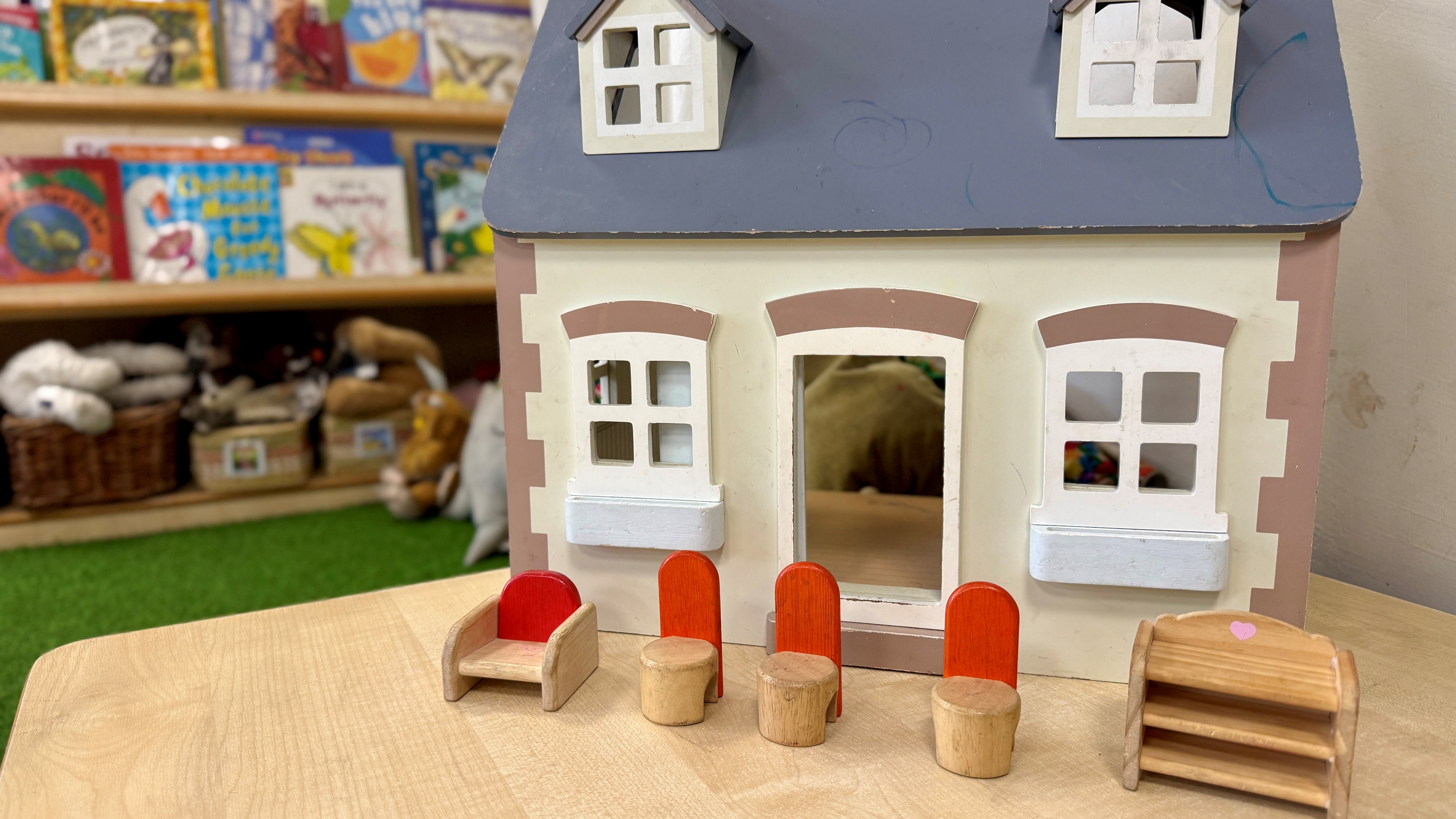 Wooden house toy